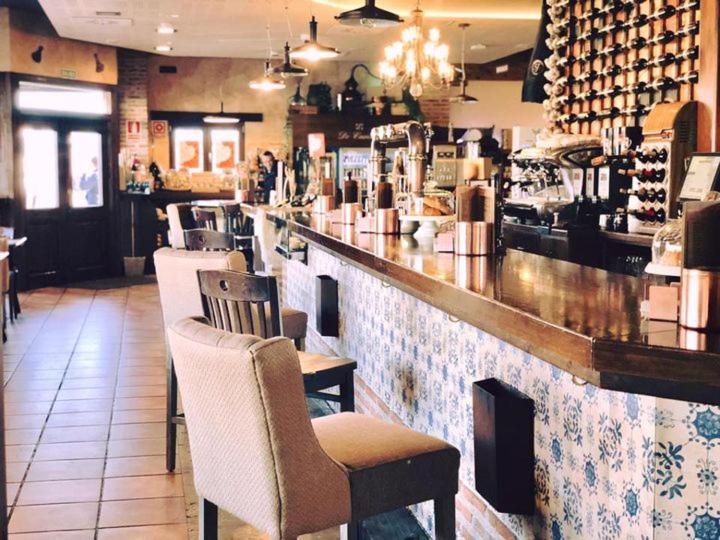 鲁埃达 Casa Lola酒店 外观 照片